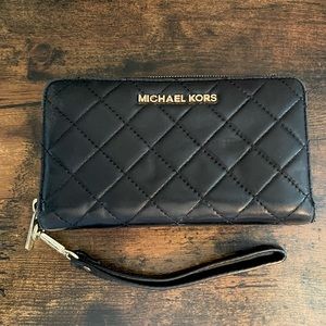 Michael kors quilted wallet